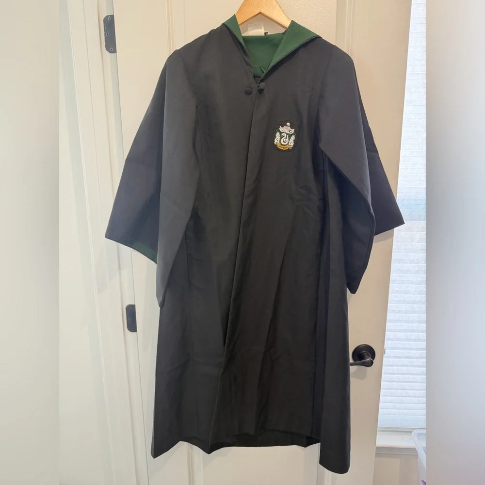 The Wizarding World of Harry Potter Youth Slytherin Cape